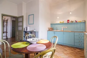 Retro style apartment | right in the main square - Image 3
