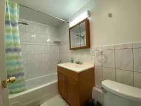 Private Suite in San Francisco - Image 2