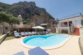 Apartment  with Sea View and Pool - Image 3
