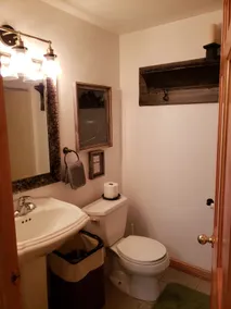 Entire Suite-Short drive to Lambeau, Zoo, Downtown - Image 4