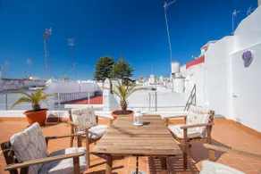 Renovated appartment with terrace - Image 2
