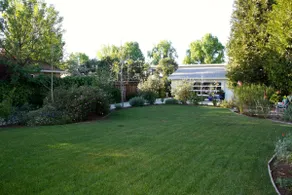 The Garden Loft | Cozy Outdoor Space| Free Parking - Image 3
