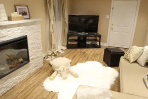 Spacious,Cozy,Private 2+1BR/1.5BA Seprate Entrance - Image 4