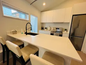 Central Private Laneway Home in Vancouver! - Image 5
