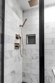 Stylish Luxe Apartment Steps from City Center - Image 5