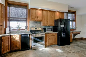 Hagenow Suite 3500 Sq. Ft Executive Suite - Image 5