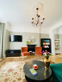 Tranquil Victorian Villa with Hot Tub & Sauna - Image 3