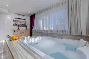 Casa Bonita, Luxury villa with pool and jacuzzi. - Image 5