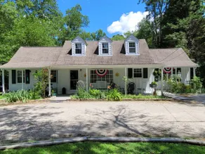 Colonial Retreat - Image 2