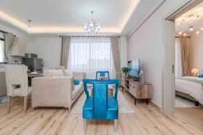 A cozy and elegant apartment - Image 5