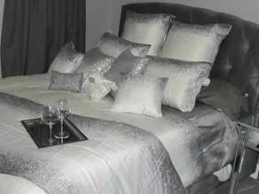 Luxurious remodeled home !! - Image 2