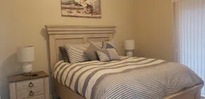 Boring Bungalow /1 bedroom guesthouse with kitchen - Image 3