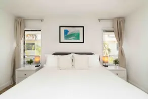 [Sunny in Siesta]  king bed + walk to beach - Image 3