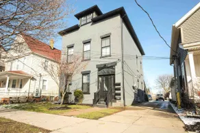 Private 2 Level Apartment with Hot Tub in Tremont - Image 2