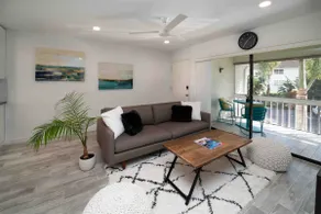 [Beach Retreat] modern condo +5 min. walk to beach - Image 4