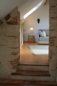 Independent loft in an old house - Image 5