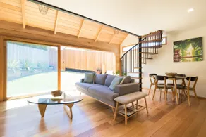 Derwent River Apartment Near the Waterfront - Image 2