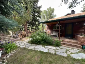 Streamside dream with hot tub - Image 4