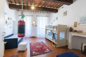 The garden on the walls - Image 5