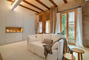 Design house with swimming pool near the sea - Image 3
