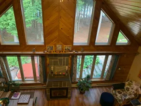 Tranquil lakefront retreat for nature lovers - Image 2