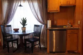Cozy Studio at Little Bear Farm-Petfriendly - Image 3