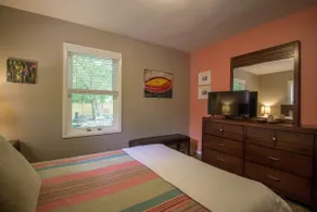 Campus Artist's Cottage - 1 Block to IU Campus - Image 3
