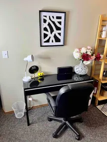 Charming 2BD + 1BA Unit in Heart of the City - Image 4