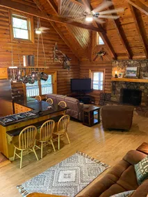 Beautiful Log Cabin on Lake Jordan, AL - Image 4