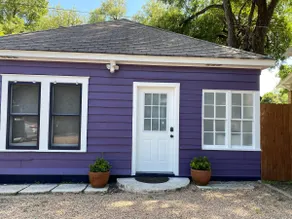 Adorable 6th Street Bungalow - Image 2