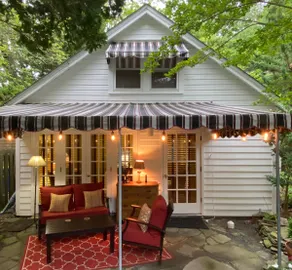 Private In-Town Garden Cottage - Image 2
