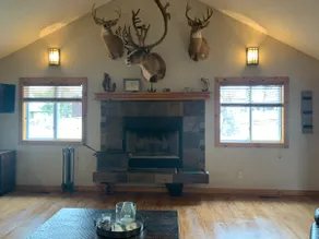 Cozy cabin perfect for families and fisherman - Image 4