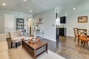 Carmen Campus-close 2bed luxury-4 - Image 2