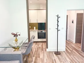 #5 Luxury apartment at central - Image 5