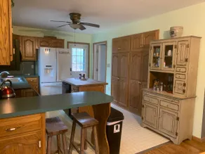 Mountain Lane *Get~A~Way* King Suite, Pet Friendly - Image 4