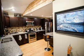 Cozy West End House - Image 4