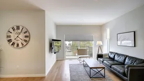 Rooftop Patio, 1 block from Okanagan Lake! - Image 3