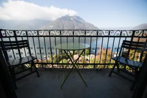 Balcony to the lake with aircon - Image 2