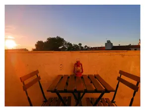 The terrace in the center - Image 5