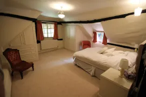 Luxury Thatched Cottage in the New Forest - Image 5