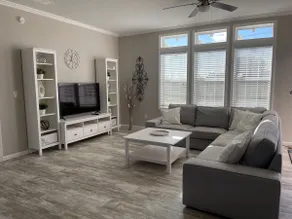 Newly Vacation Home with Lake view - Image 4