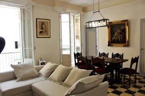 Close to train station, beautiful renovated apartment, 2 bedrooms, PARKING - Image 2