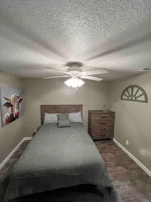Beautiful Entire home Located 5Mins away from WEC - Image 2
