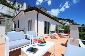 Amalfi Blu Retreat - Image 5