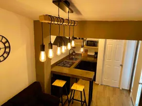3/Industrial-style studio with garage - Image 2
