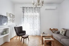 Luxury n Chic Athens Museum Apt - Image 2