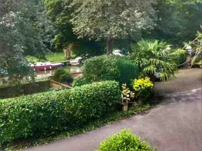 Cosy Retreat / River View + FREE Parking / Nr Town - Image 5