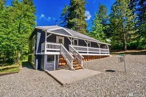 Secluded Hidden Gem. Cabin 4 min to Cle Elum Lake! - Image 2