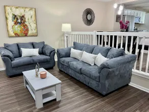 Convenient, spacious 3BR 2.5BA WITH PARKING - Image 5