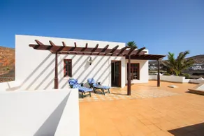 Grande maison de campagne adaptée aux familles avec barbecue, terrasse et jardin | Vue montagne | Parfaite pour le travail à distance - Image 3